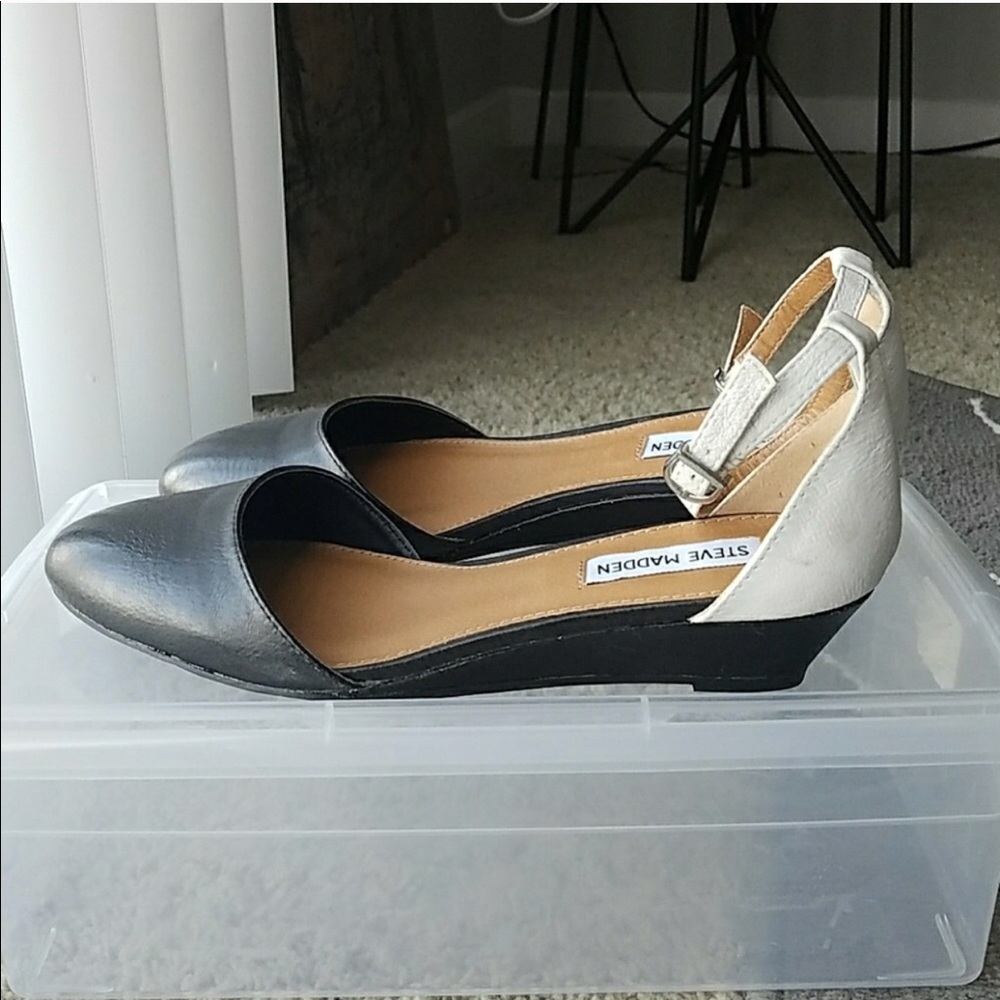 Steve Madden B&W Ankle Strap Flats w/ Wedge
